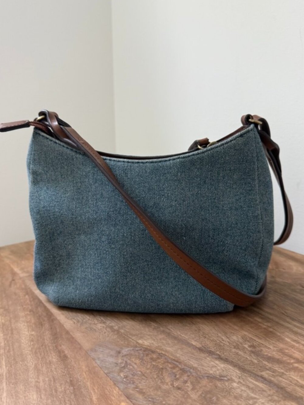 FOSSIL Denim Shoulder Bag Embroidered Tapestry Floral Crossbody Hobo Y2K - Picture 4 of 7